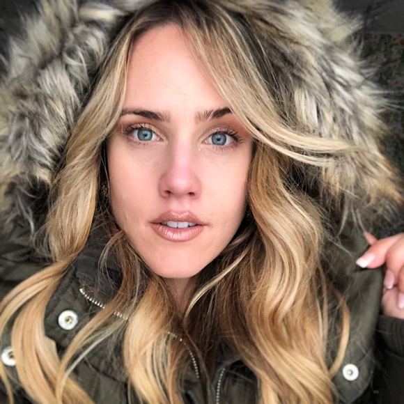 Meet your Posher, Carly - Picture 1 of 1